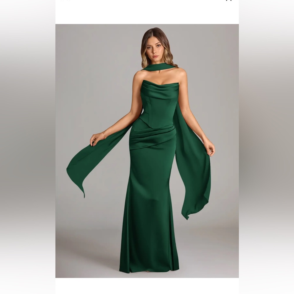 Azazie Sorrel dark green bridesmaid dress! Like-new condition!! Size 6